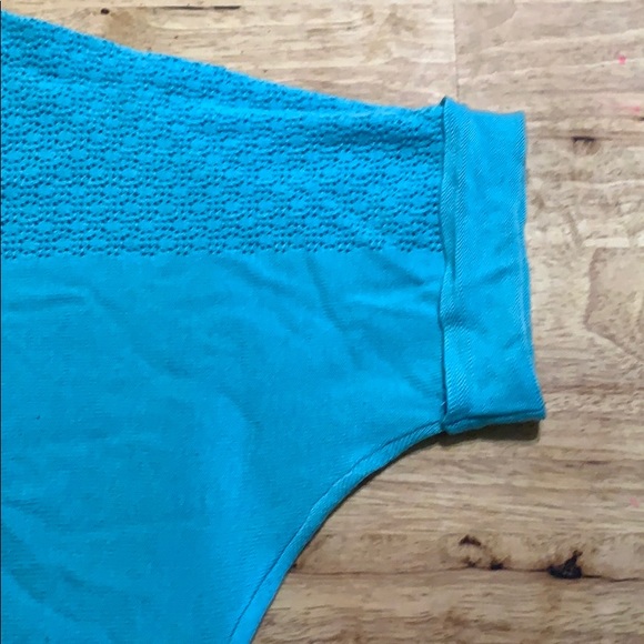 ๐ฅSOLD๐ฅ๐ผ 5 for $25 New York & Company shirt/sw - Picture 2 of 5